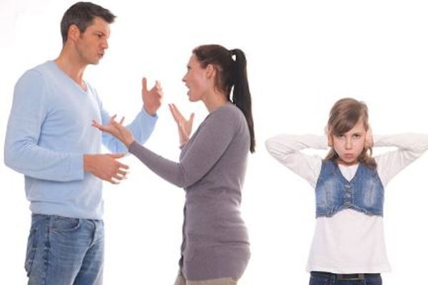 evitar las discusiones delante de los hijos 